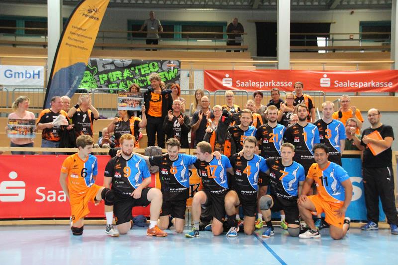 Team- und Fanfoto nach den Spiel